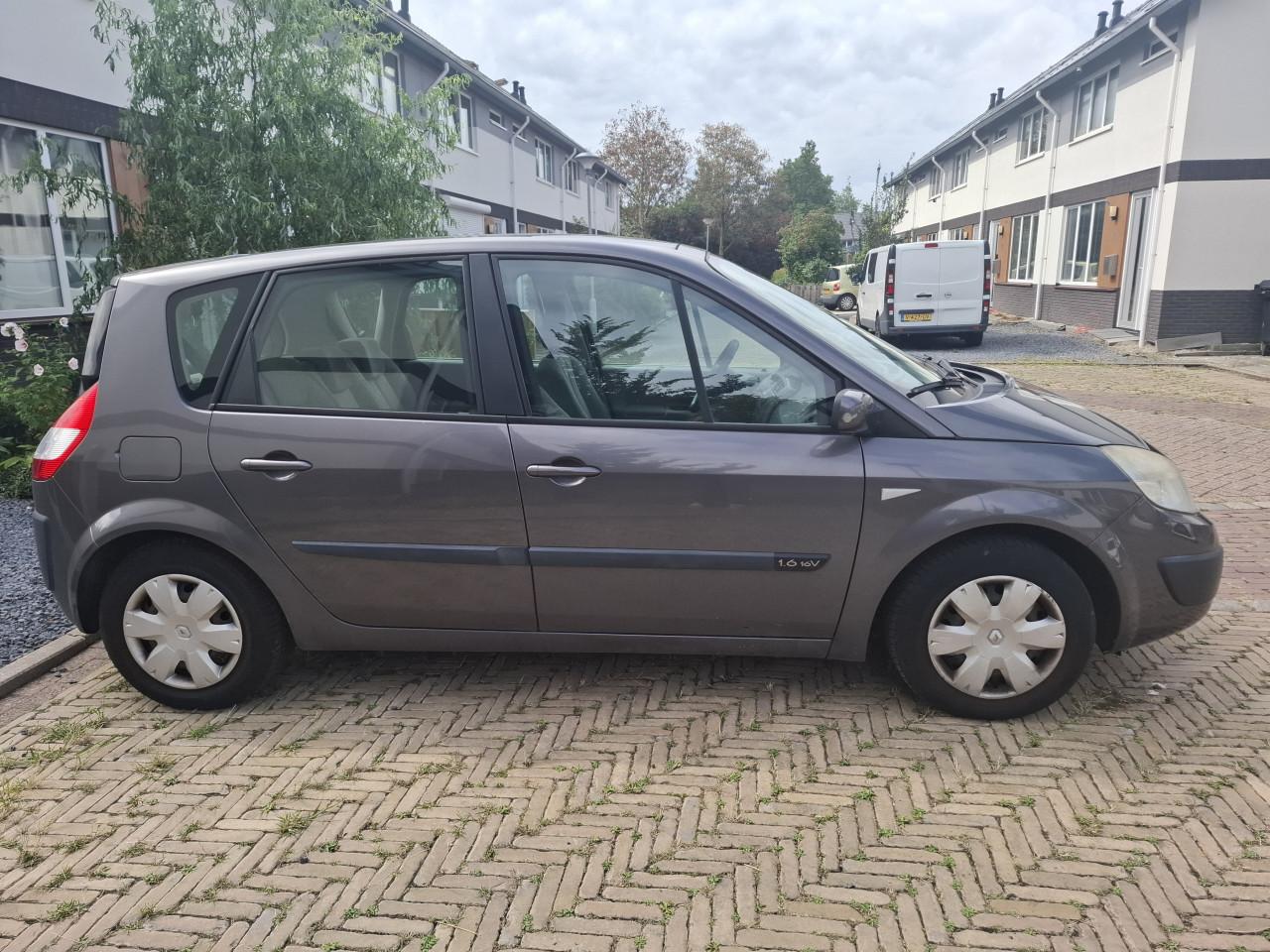 Renault Scenic 1.6 Dynamic comfort 2006