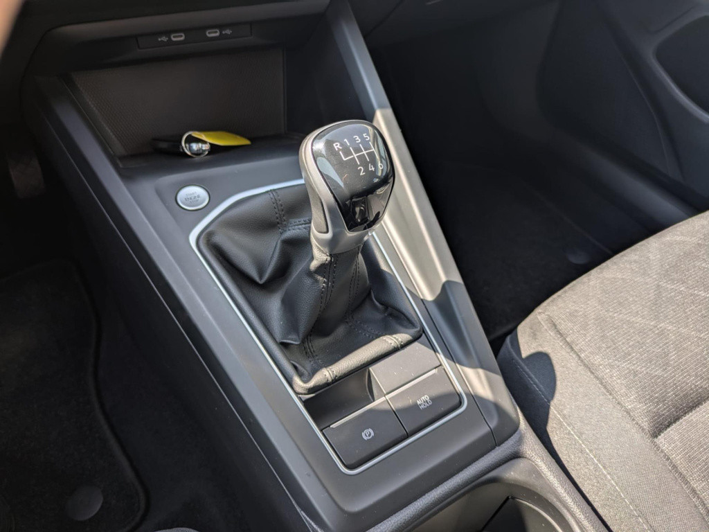 Volkswagen Golf 1.0 tsi life business | trekhaak | camera | carplay | acc |