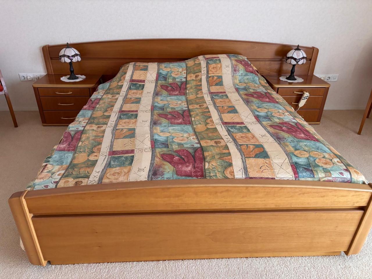 Mooi kersenhouten 2 persoons bed