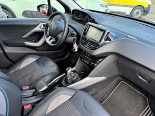 Peugeot 2008 1.2 puretech 110pk s&s urban cross