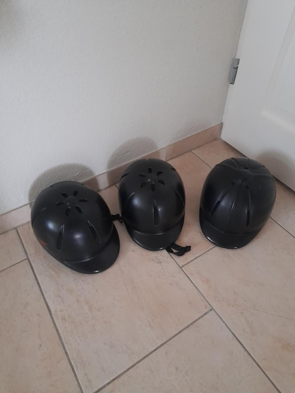 3 X Cap M en S en XS (in goede nette  staat )   Cap   €7,50 per stuk