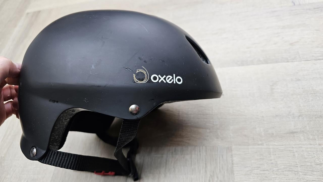 Skatehelm en kniebeschermers