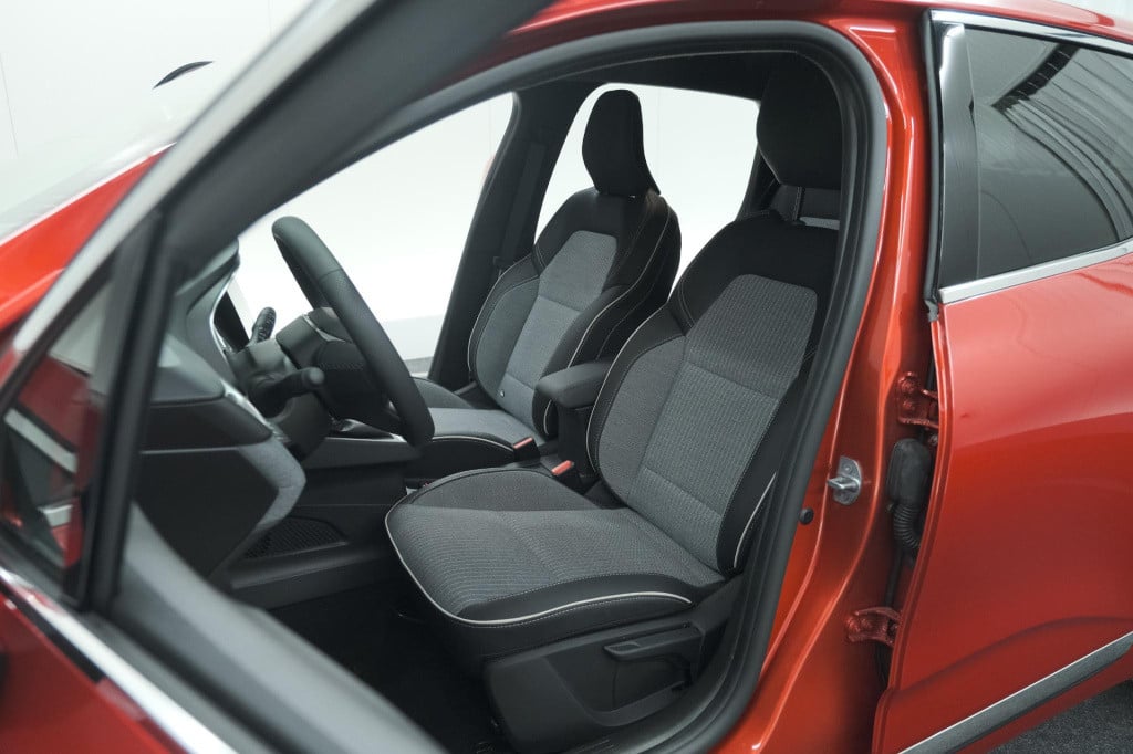 Renault Clio 1.6 e-tech full hybrid 145 techno | 360 camera | bose audio | 