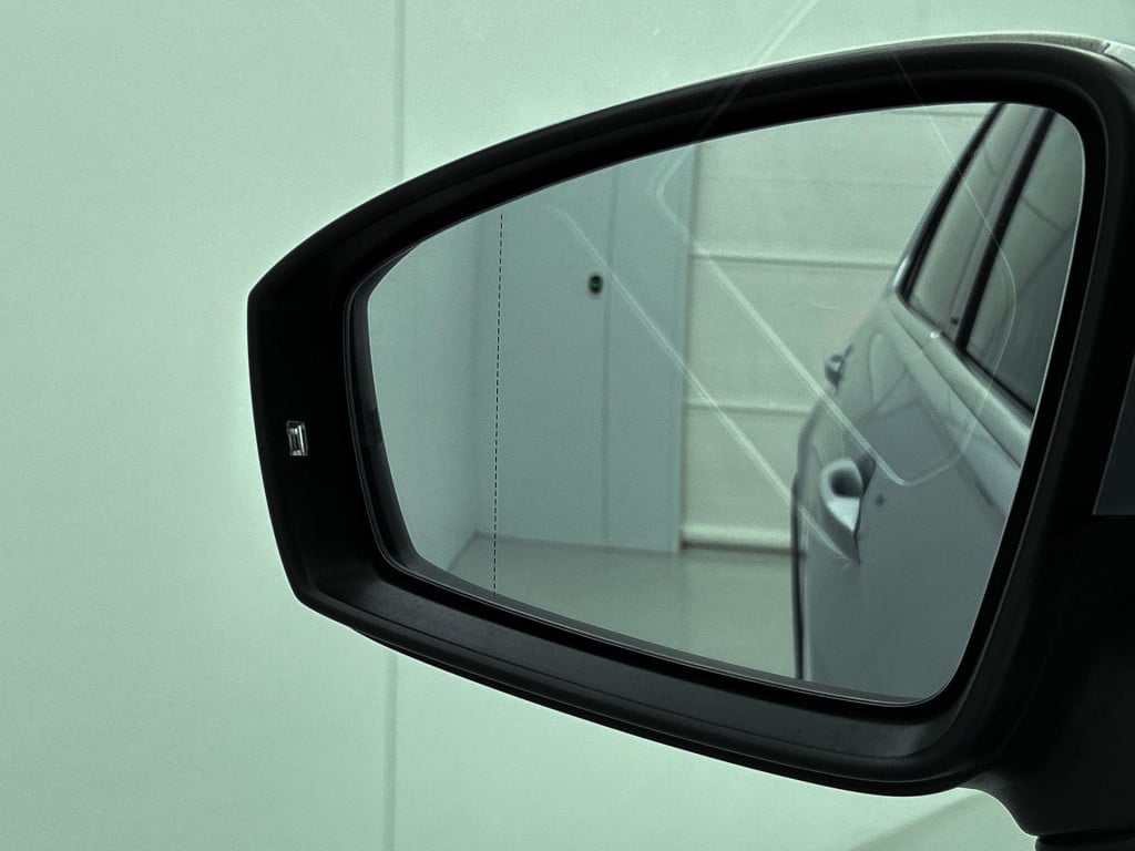 Volkswagen Tiguan 1.5 tsi r-line | automaat | lmv | panorama dak | climate 