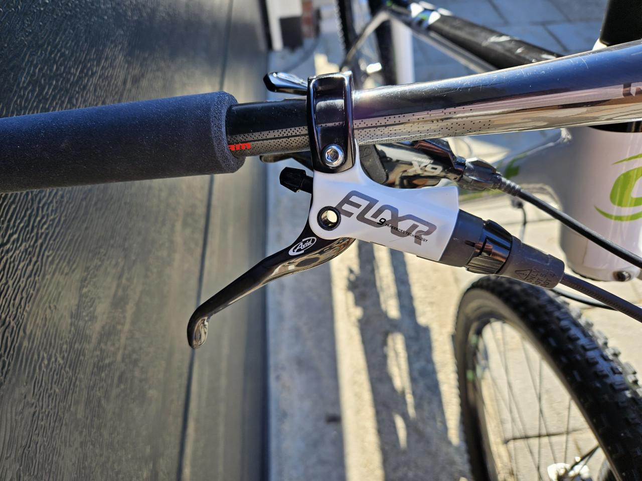 Cannindale Flash 29inch Lefty mountainbike.