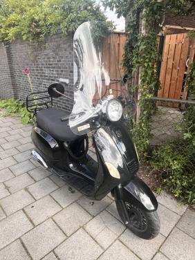 Scooter AGM
