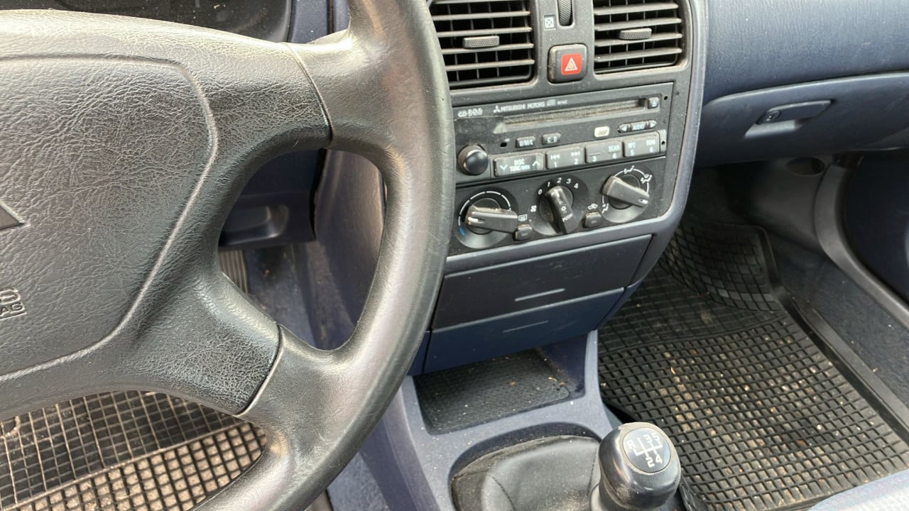Mitsubishi carisma 1.6 airco 999euro