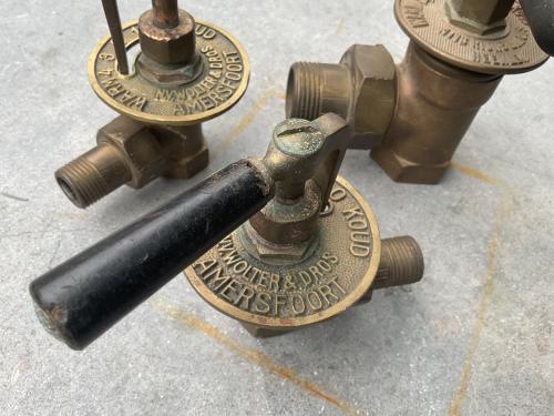 Antieke koperen kranen