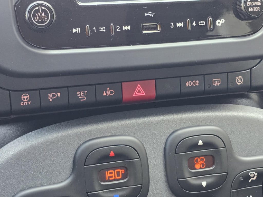 Fiat Panda 1.0 hybrid city life slechts 2895 km!!
