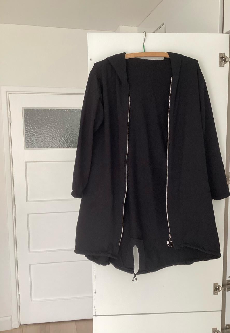 Leuk zwart vest  maat L amper gedragen