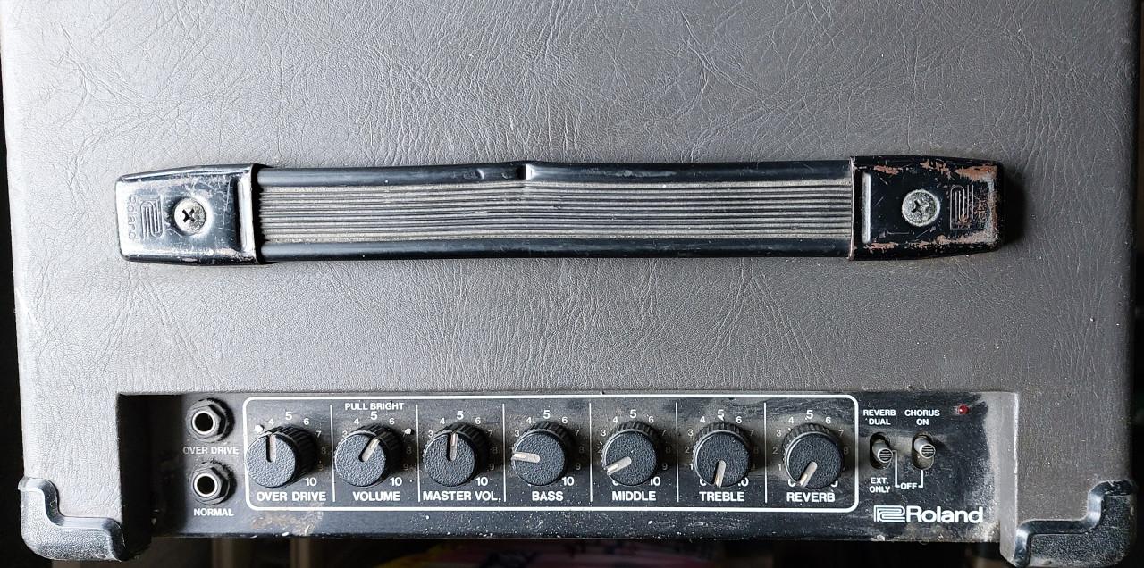De Roland Cube-60 versterker