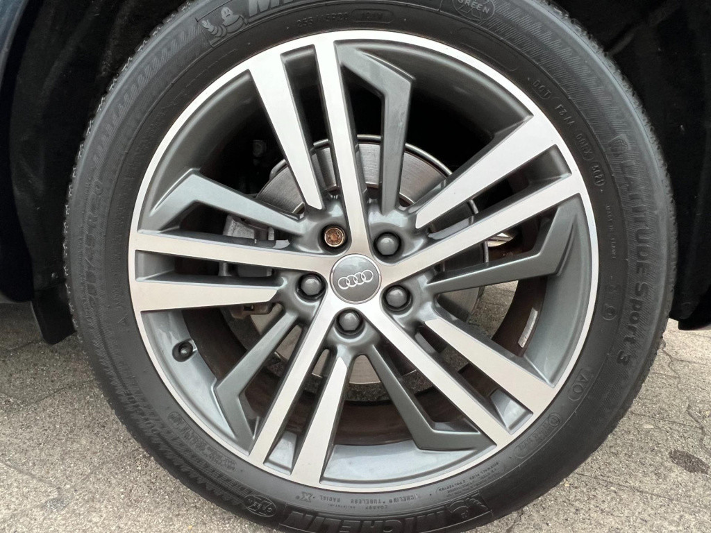 Audi Q5 55 tfsi e quattro competition s-line