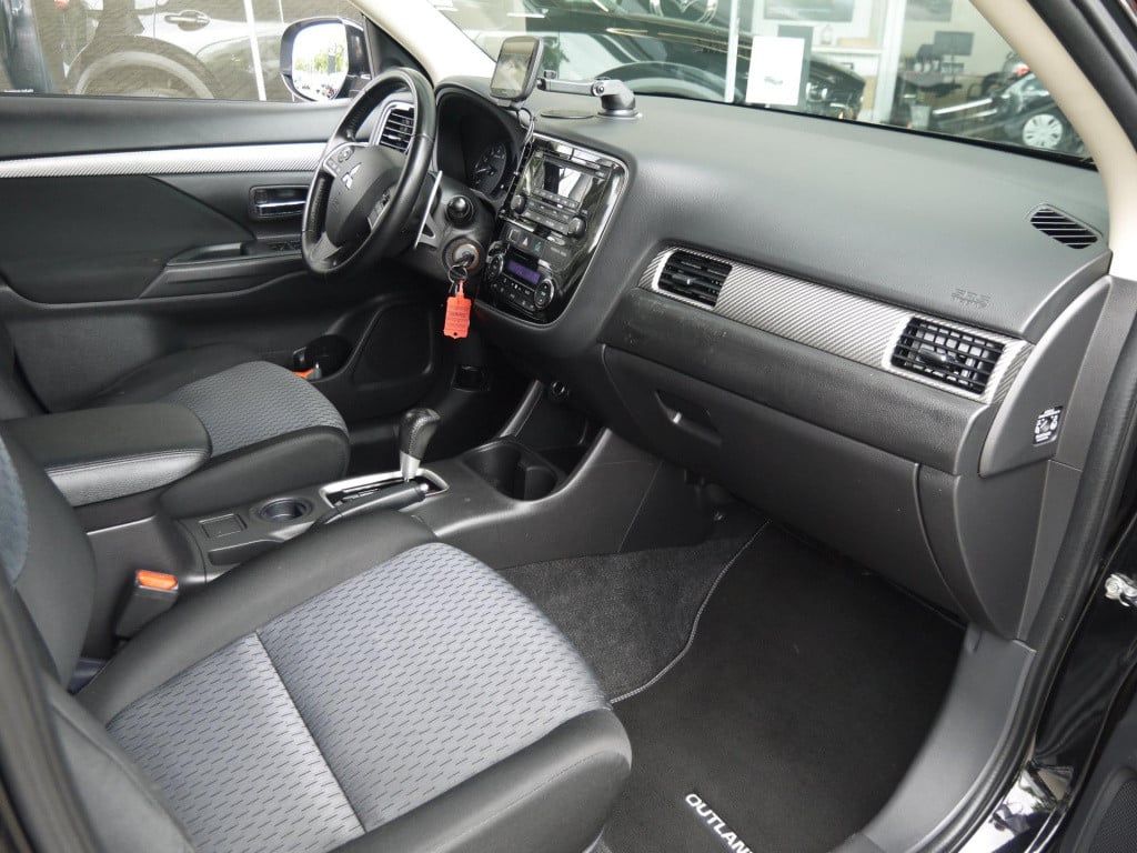 Mitsubishi Outlander 2.0 intense|trekhaak|rijklaar