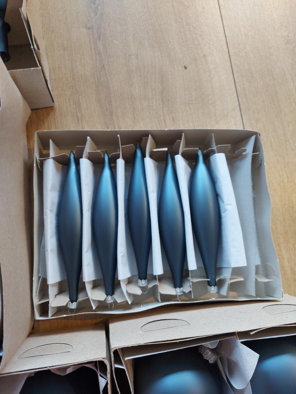 Mooie set mat blauwe kerstballen (mondgeblazen)