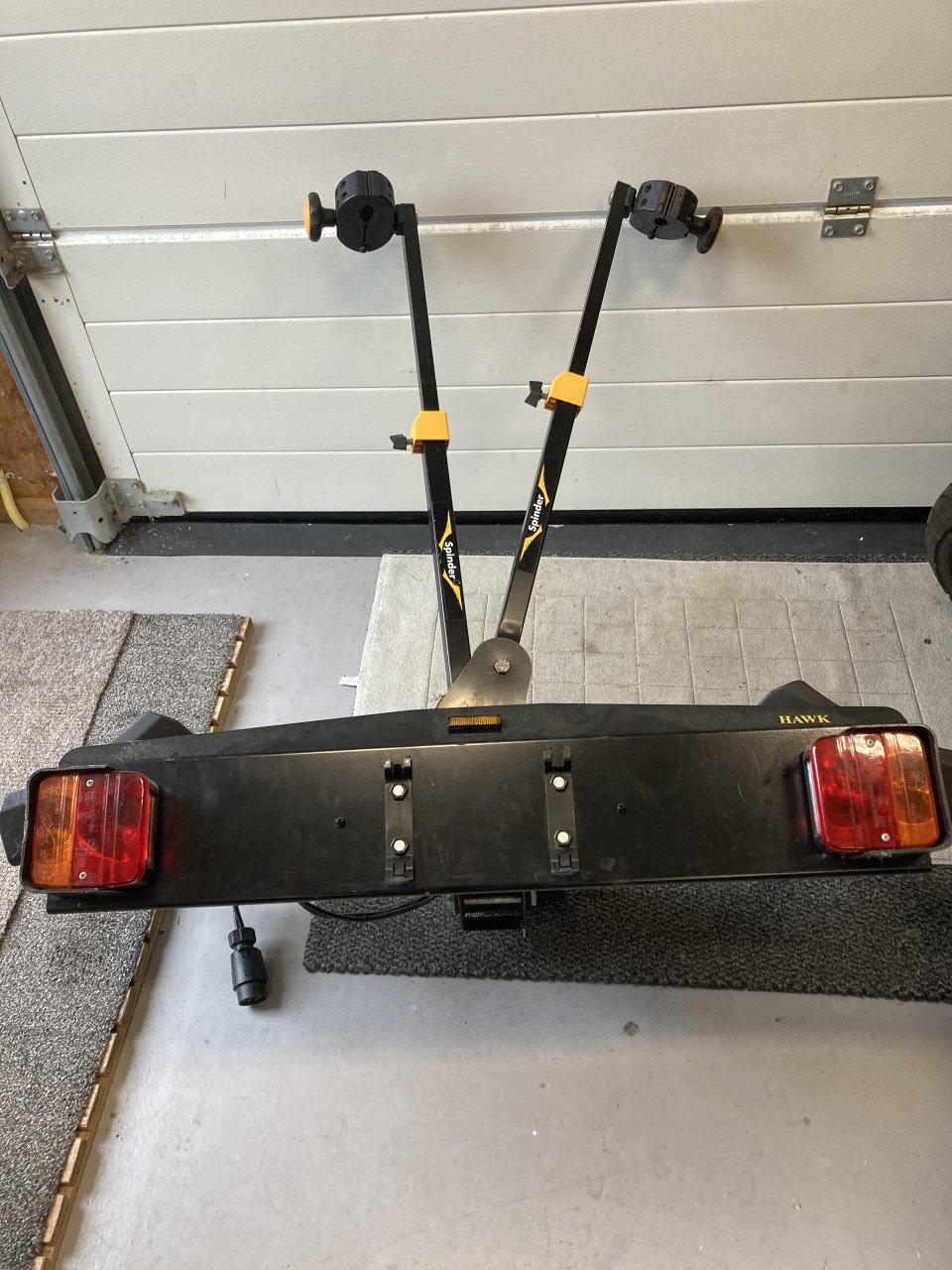 TE koop- Fietsendrager voor op de auto trekhaak.