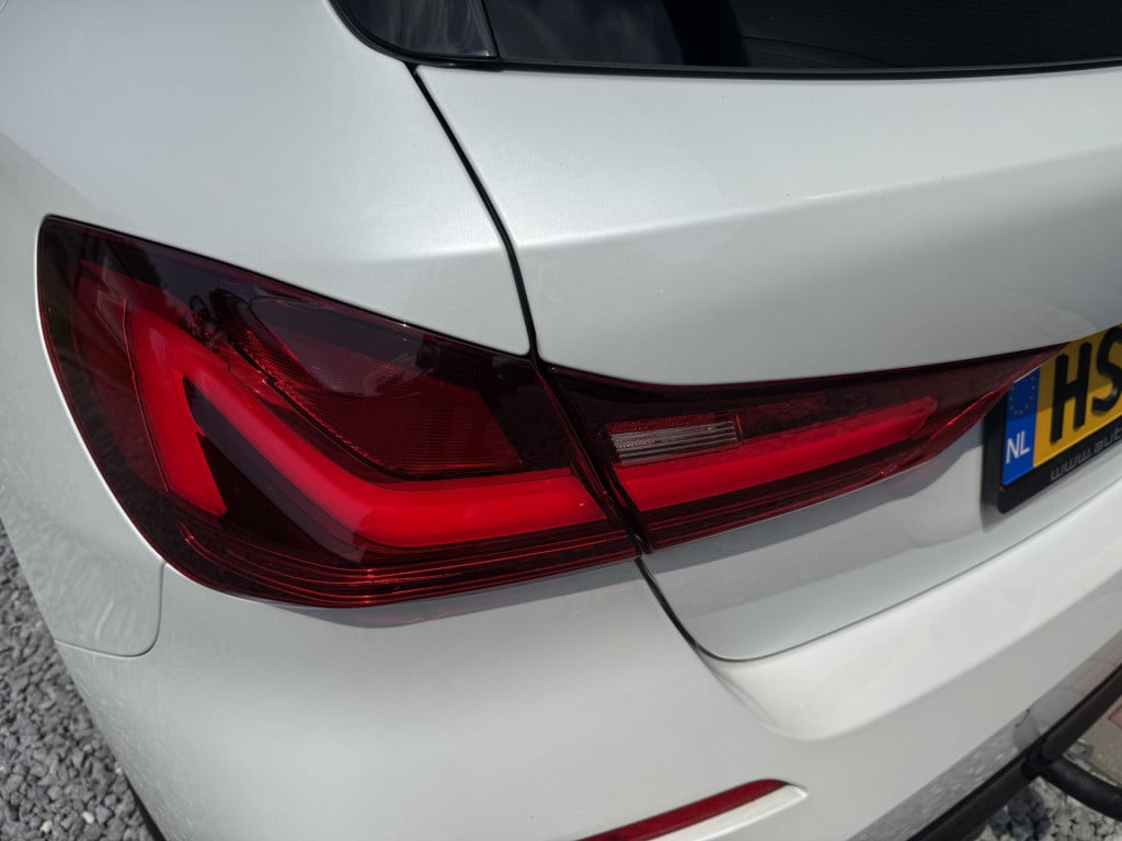 BMW 1 Serie 118i 140pk executive sportline 5-drs