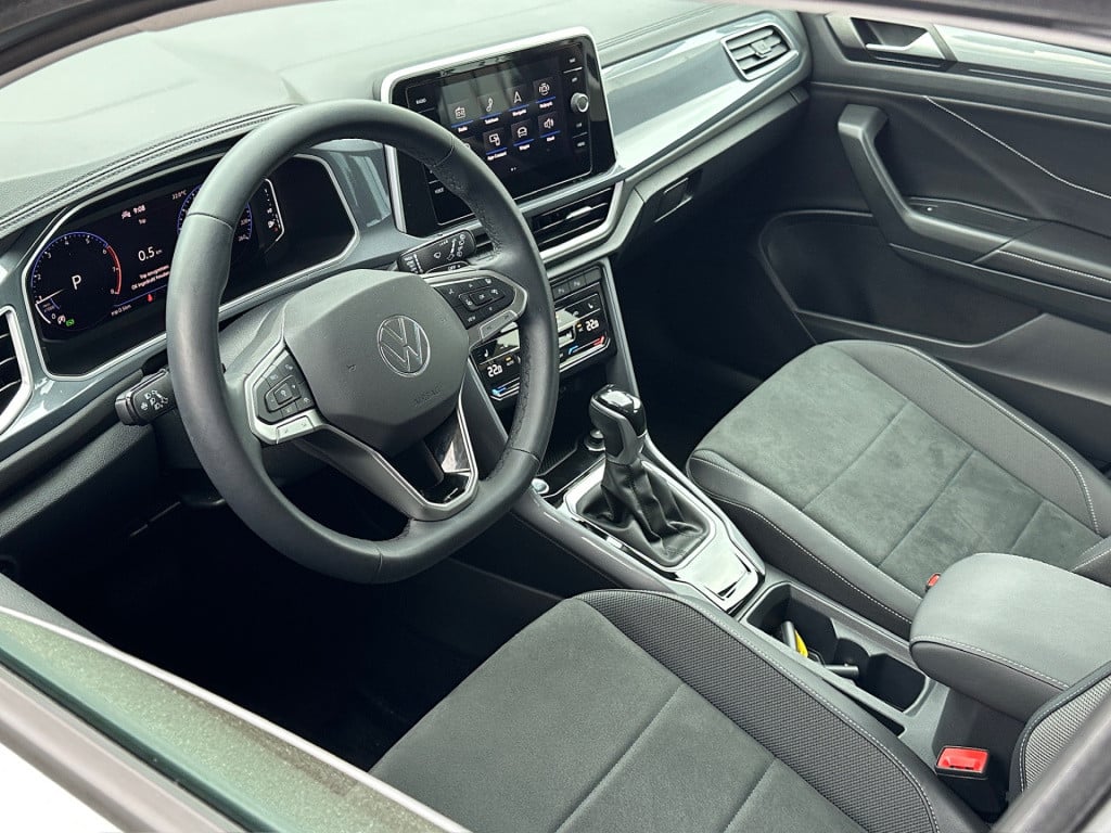 Volkswagen T-roc 1.5 tsi 150pk dsg style carplay | camera | keyless | elek.
