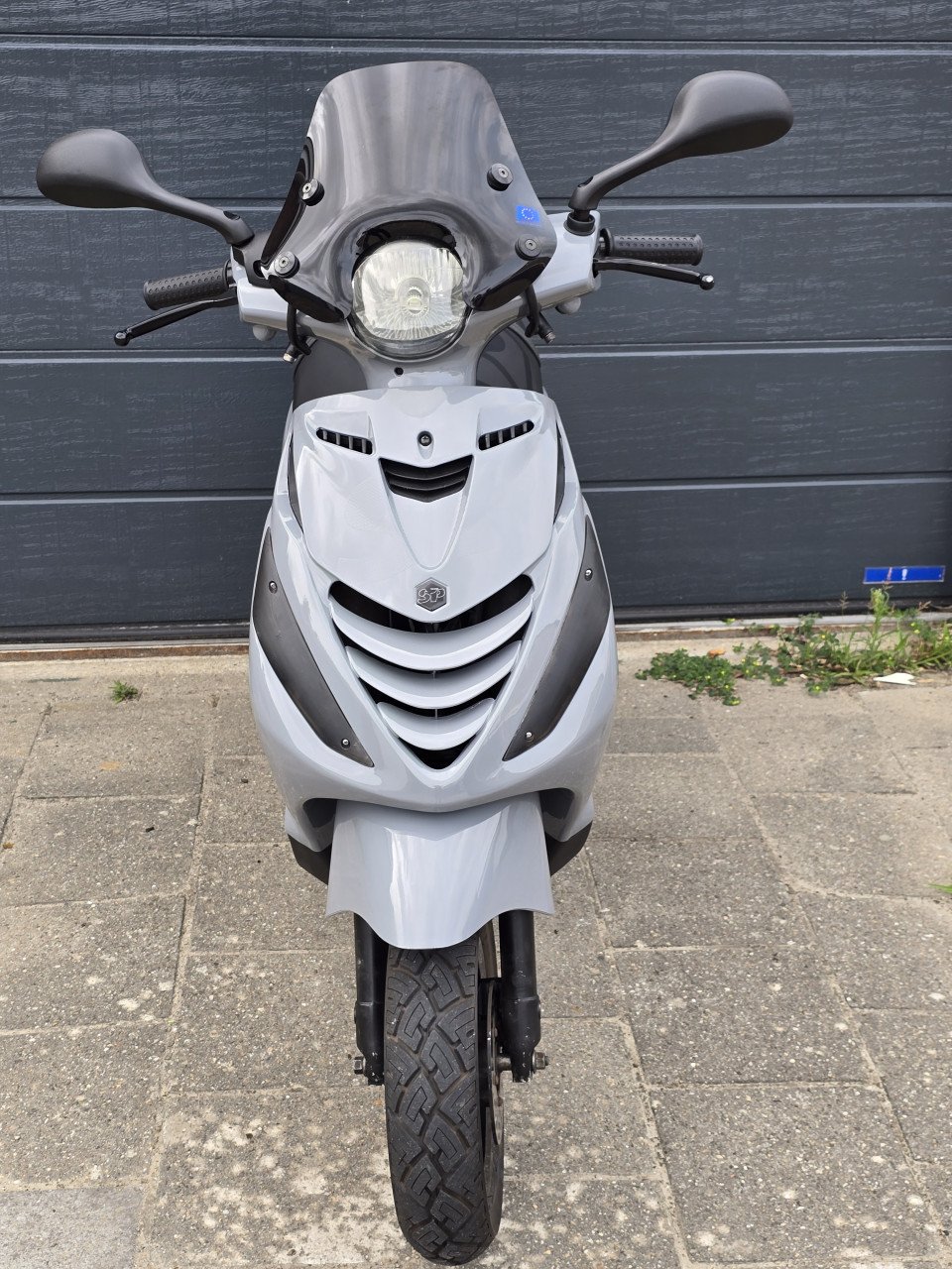 Piaggio Zip 80cc, als nieuw, geel kenteken.