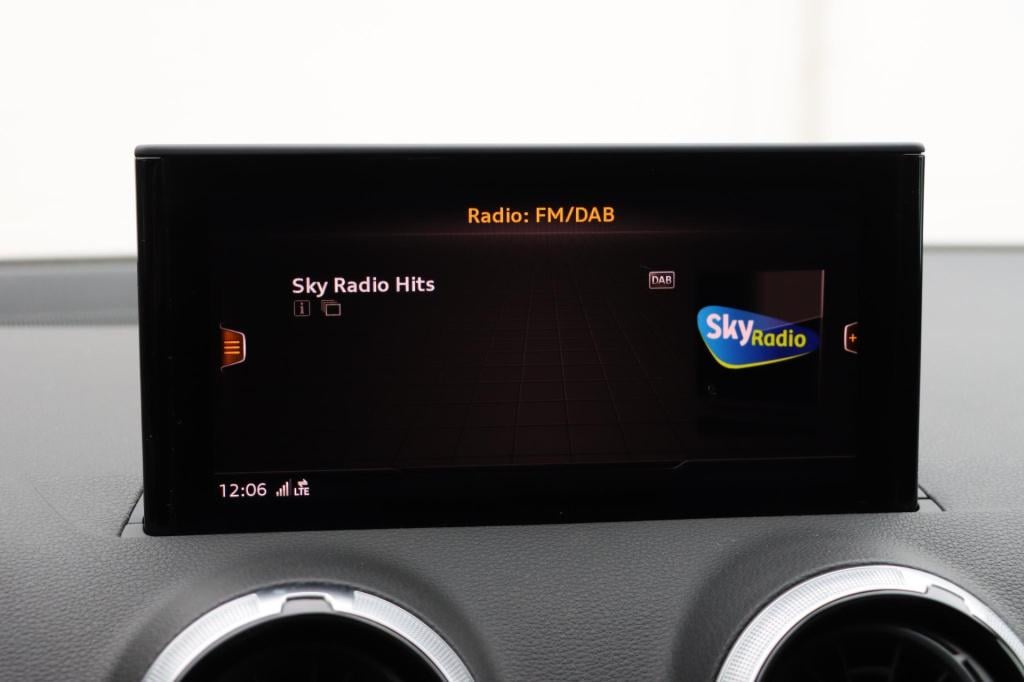 Audi Q2 35 tfsi | s edition | 150pk | s-tronic | ambiente | zwart optiek