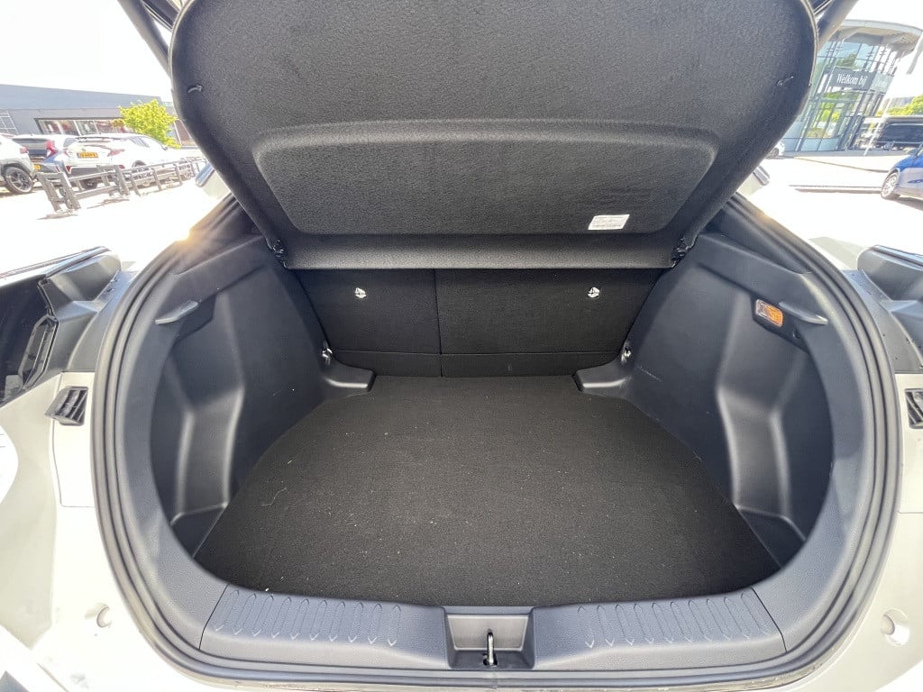 Toyota C-hr | demo | 1.8 hybr 140 first edition