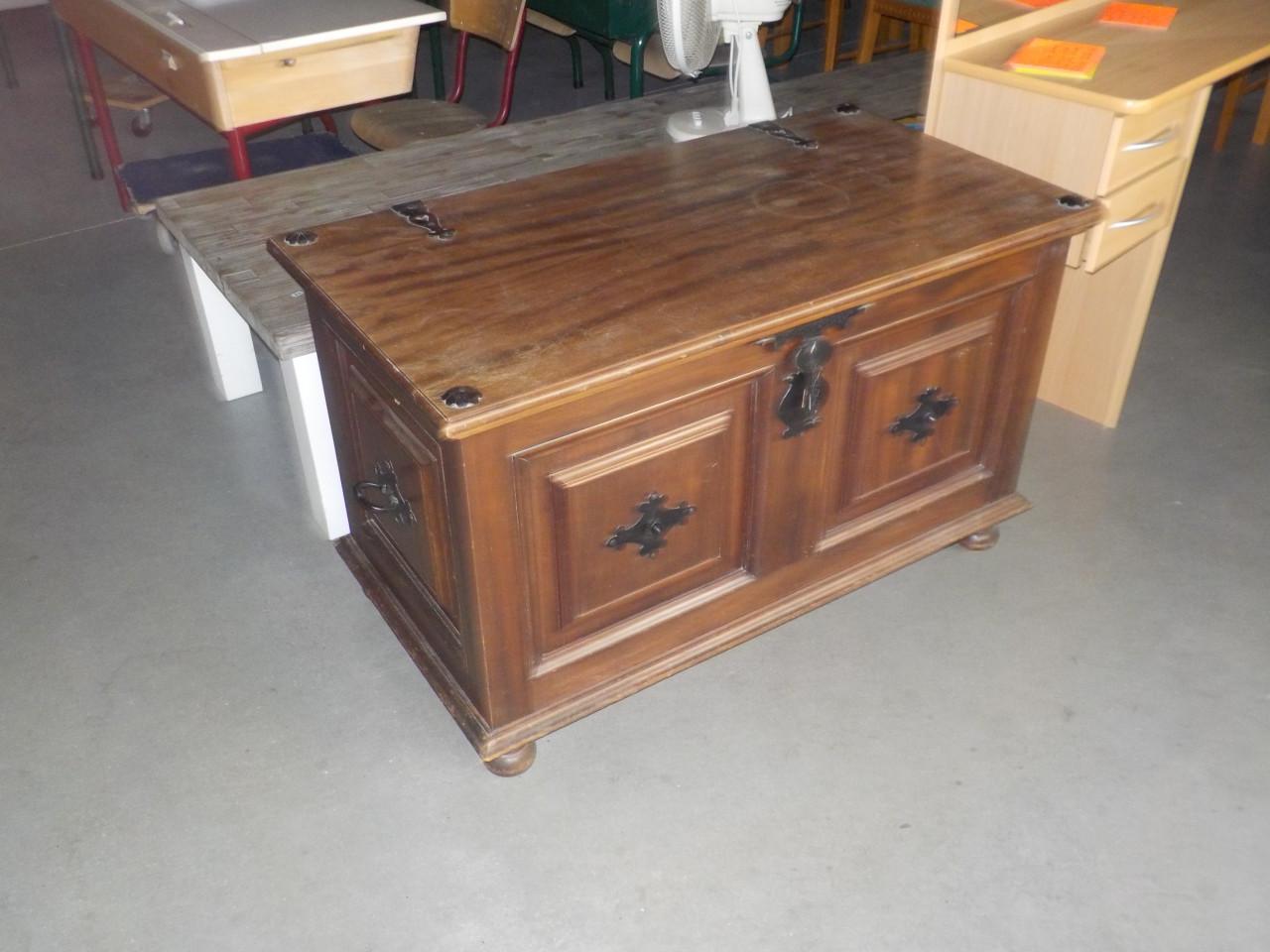 Mooie kwaliteit massief eiken dekenkist in goede staat