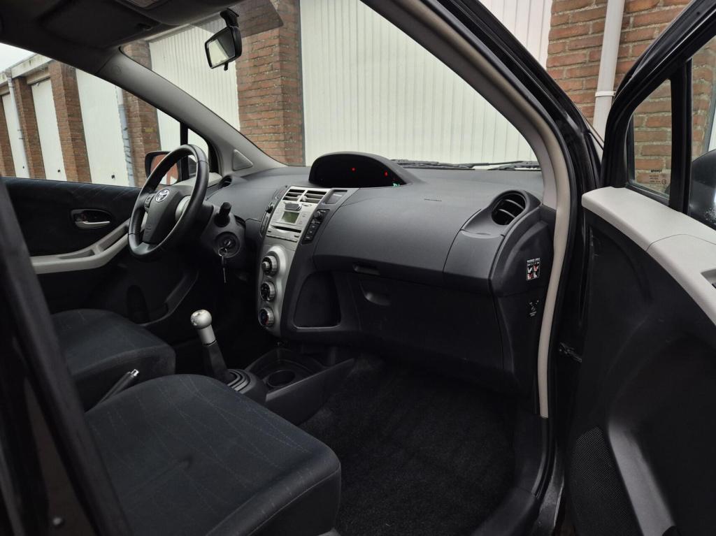 Toyota Yaris 1.3 vvti cool / 5-deurs / airco
