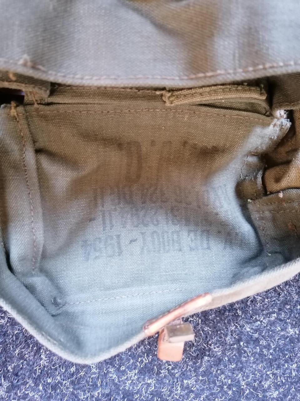 Gasmasker met tas uit de jaren 50