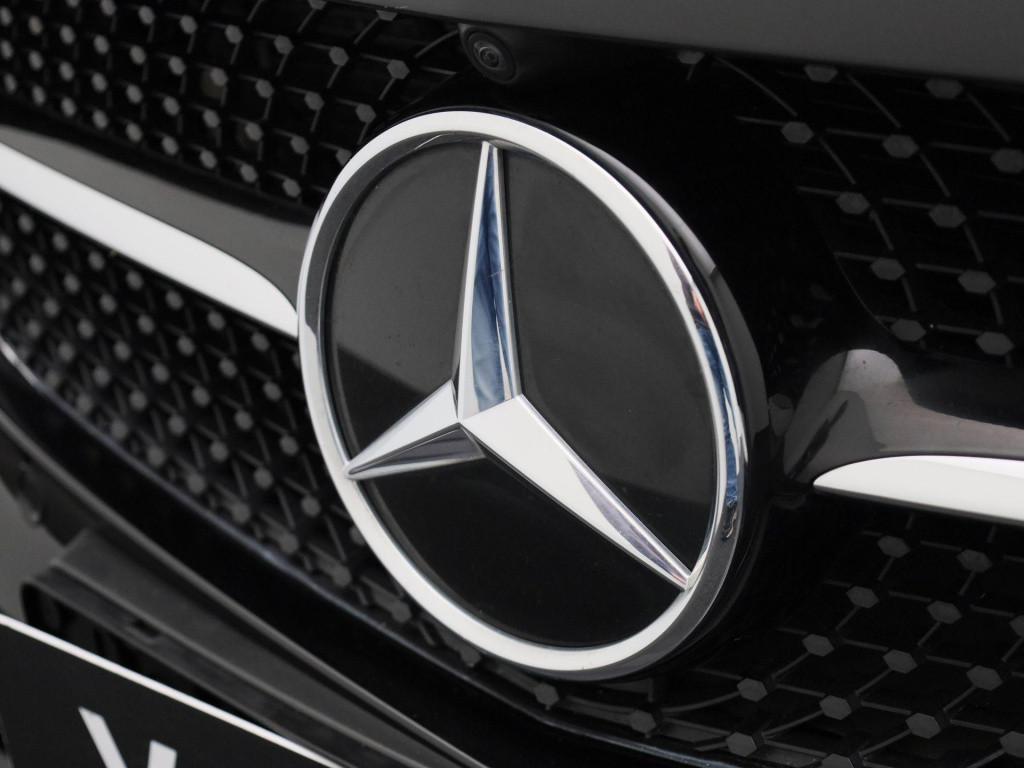 Mercedes-Benz C-Klasse 300 e business solution amg limited | automaat | pan