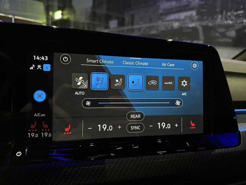 Volkswagen Golf 1.5 etsi r-line business *pano*camera*navi*appconnect*