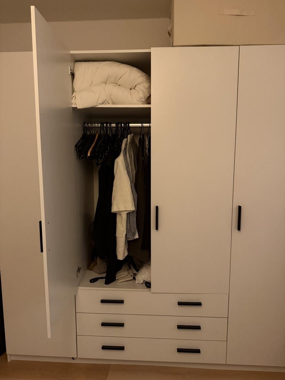 Grote kledingkast
