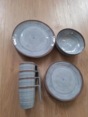Camping servies voor camper of caravan.