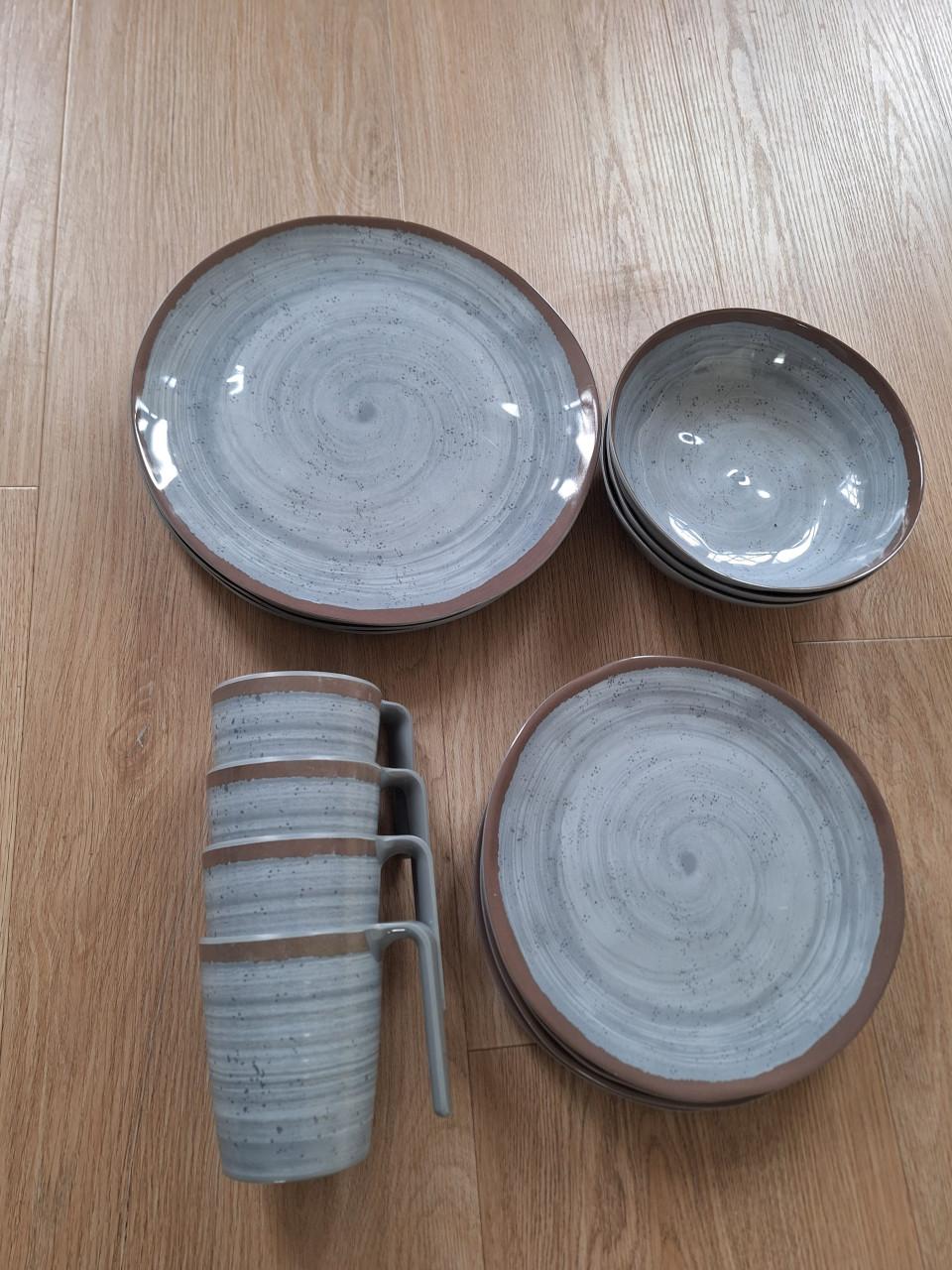 Camping servies voor camper of caravan.
