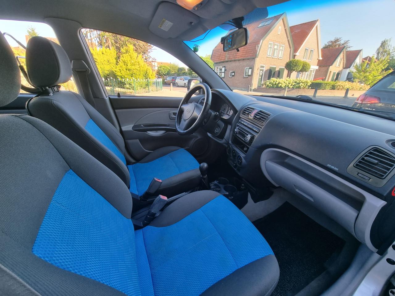 KIA PICANTO 2005 - 137158 km - Handgeschakeld - Moet weg wegens emigratie