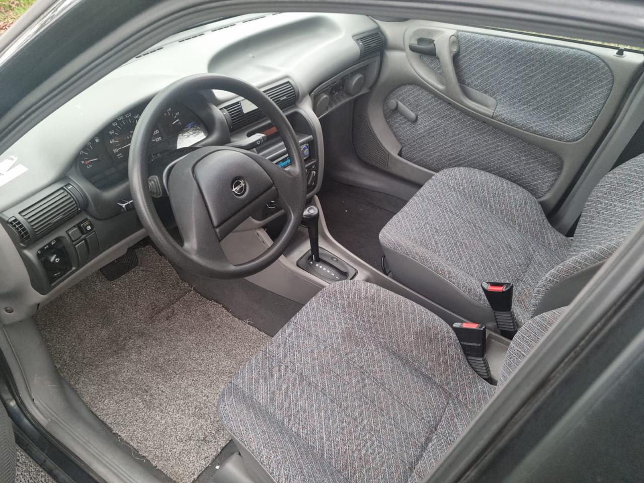 Opel astra 1.6i sedan automaat bj 1994 punt gaaf 98000km met autopas