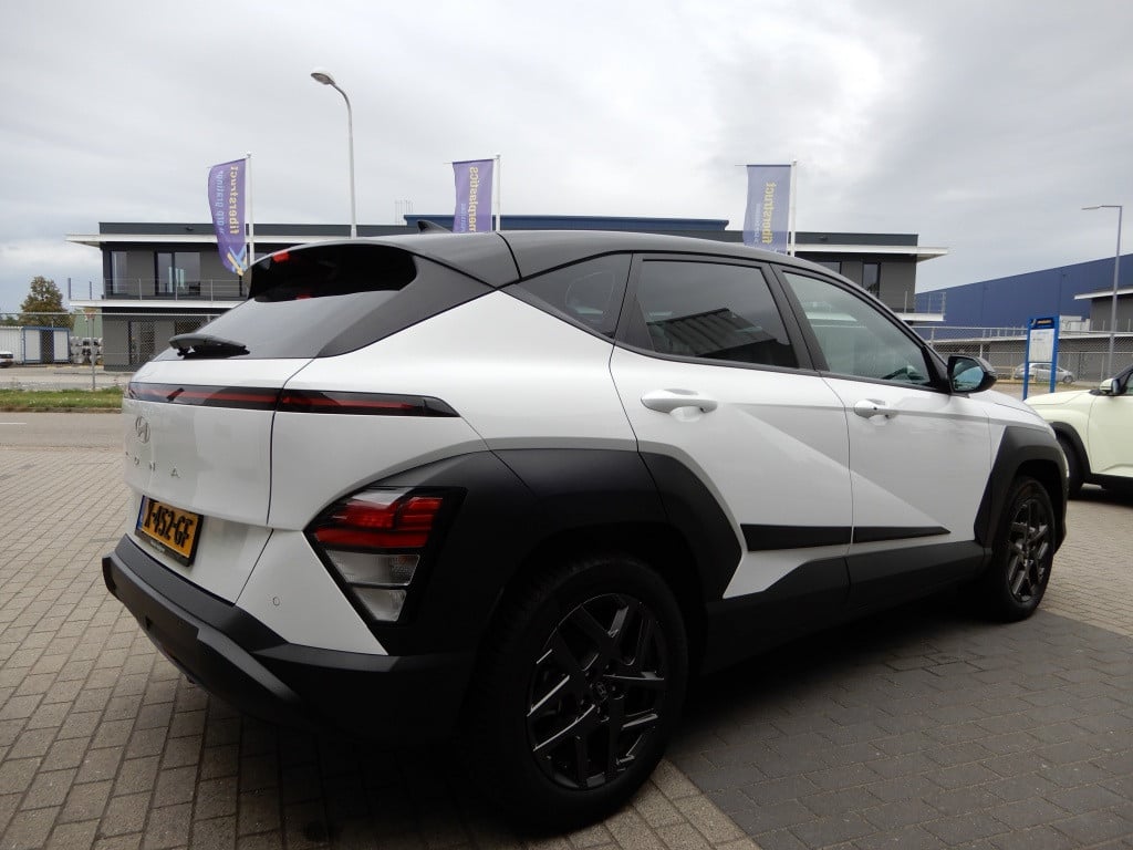 Hyundai Kona 1.6 gdi hev comfort | nieuw model! | 17 inch | navigatie | ada