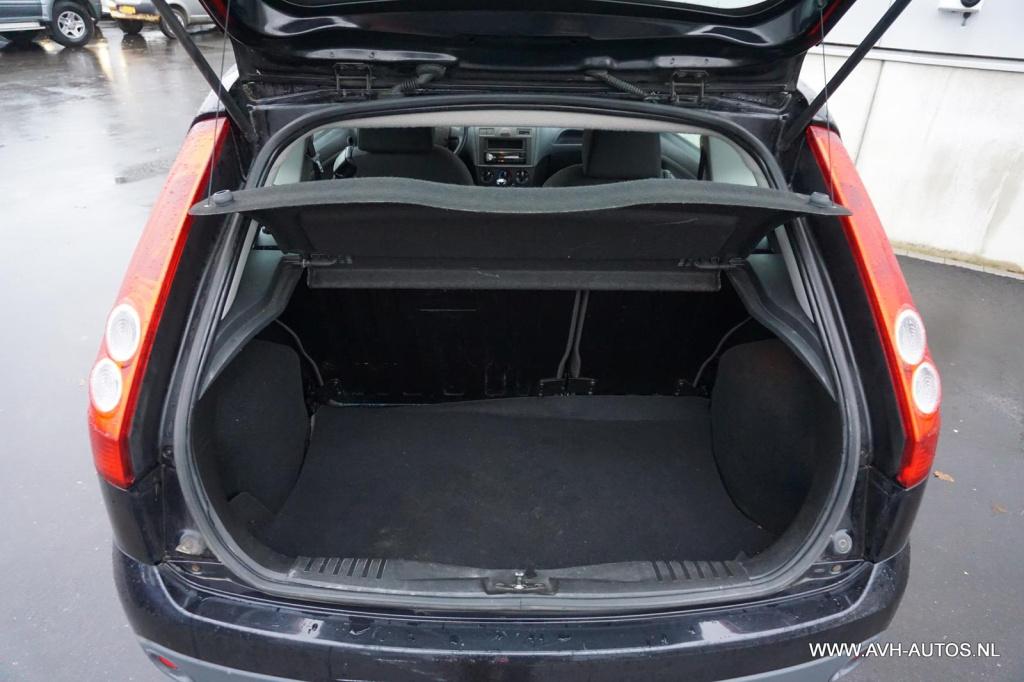 Ford Fiesta 1.3-8v cool & sound