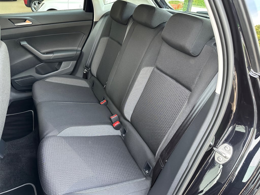 Volkswagen Polo 1.0 tsi dsg life | dode hoek | carplay | 17 inch velgen | r