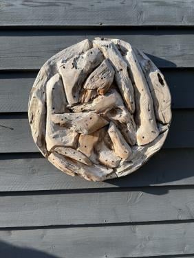Wand decoratie+tafeltje van Tropisch hout.