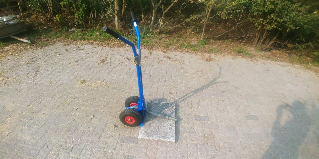Te huur: tegeldonkey