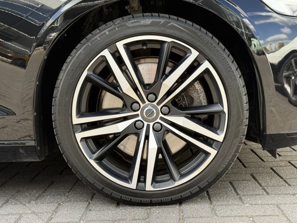 Volvo V60 t6 340pk recharge r-design| adap.cruise| trekhaak| camera| h&k s