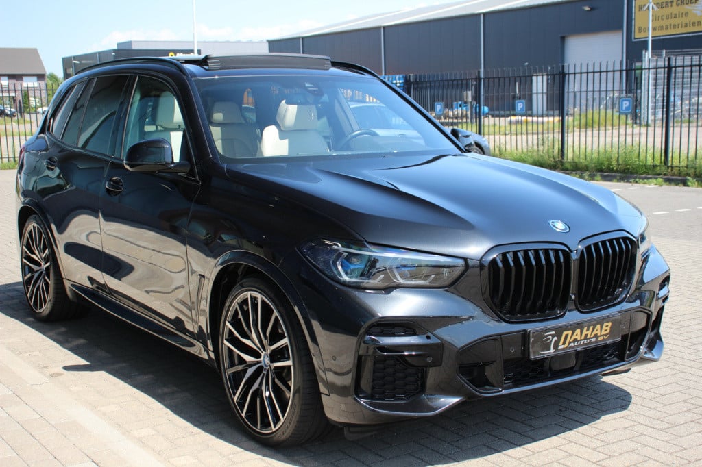 BMW X5 xdrive45e high executive m-sport | pano | luchtvering | 360 camera |