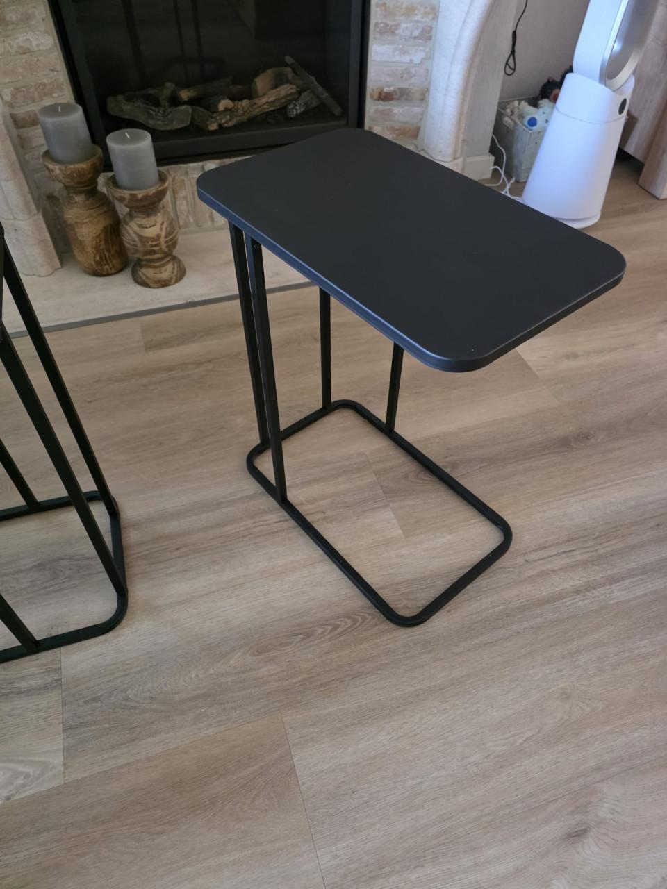 Metalen zwarte bijzettafeltjes