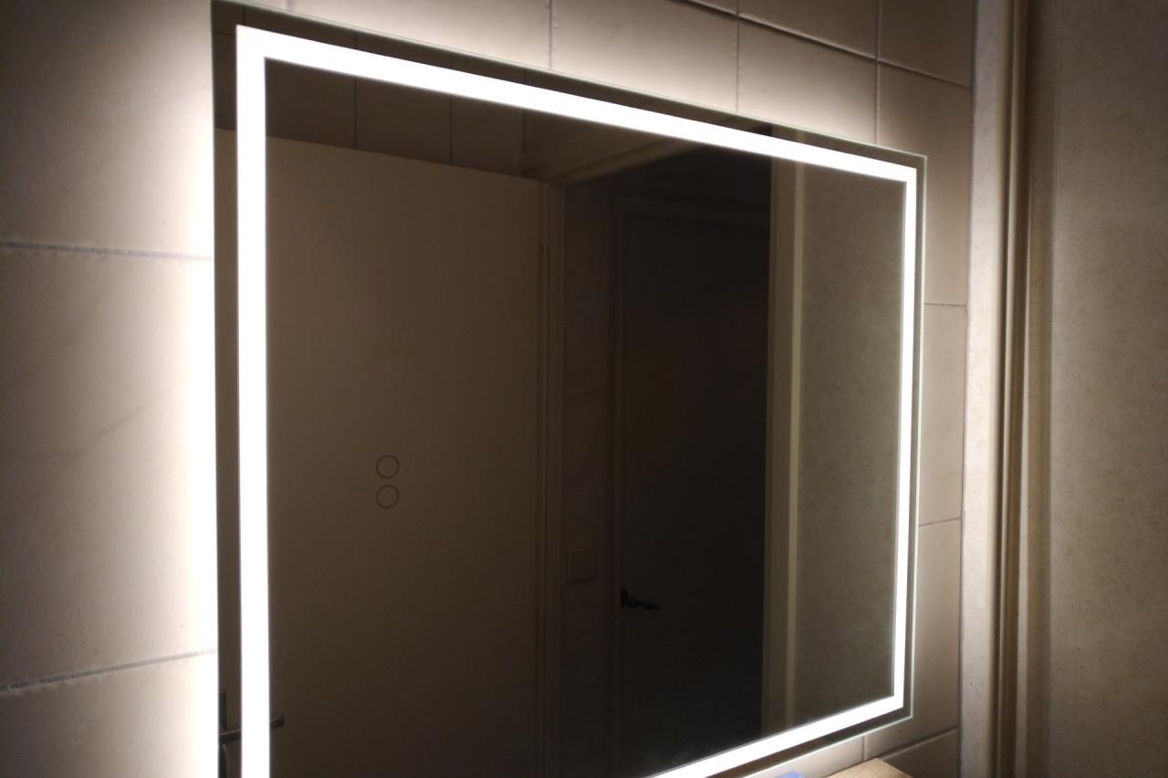 Badkamerspiegel LED DIMBAAR VERWARMD 60x70 Designspiegels