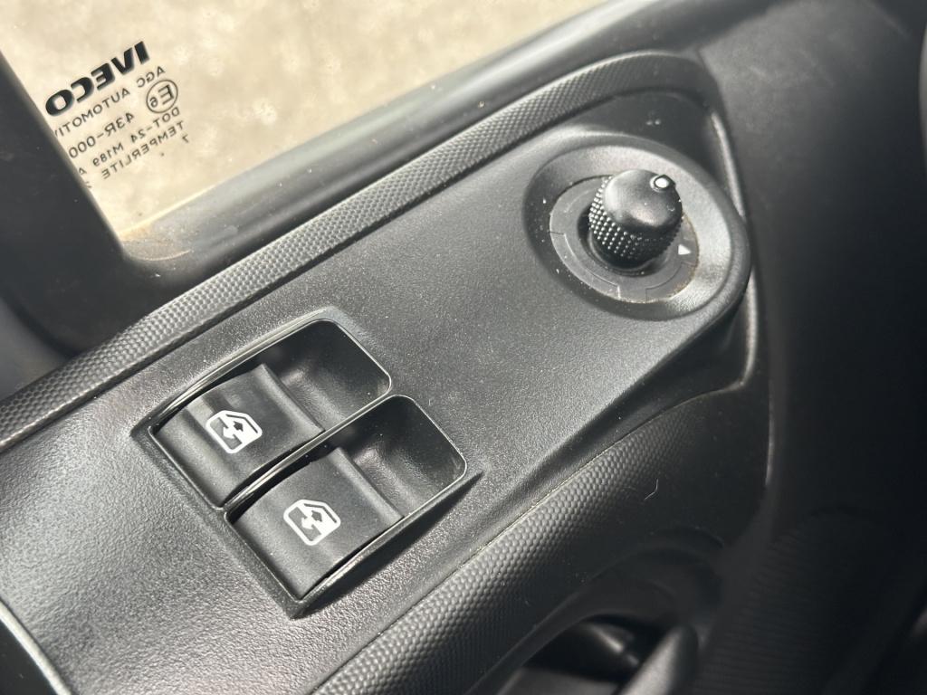 Iveco Daily 35c18v 3.0 180pk 352 h2 l | trekhaak 3.5t | airco | cruisec.