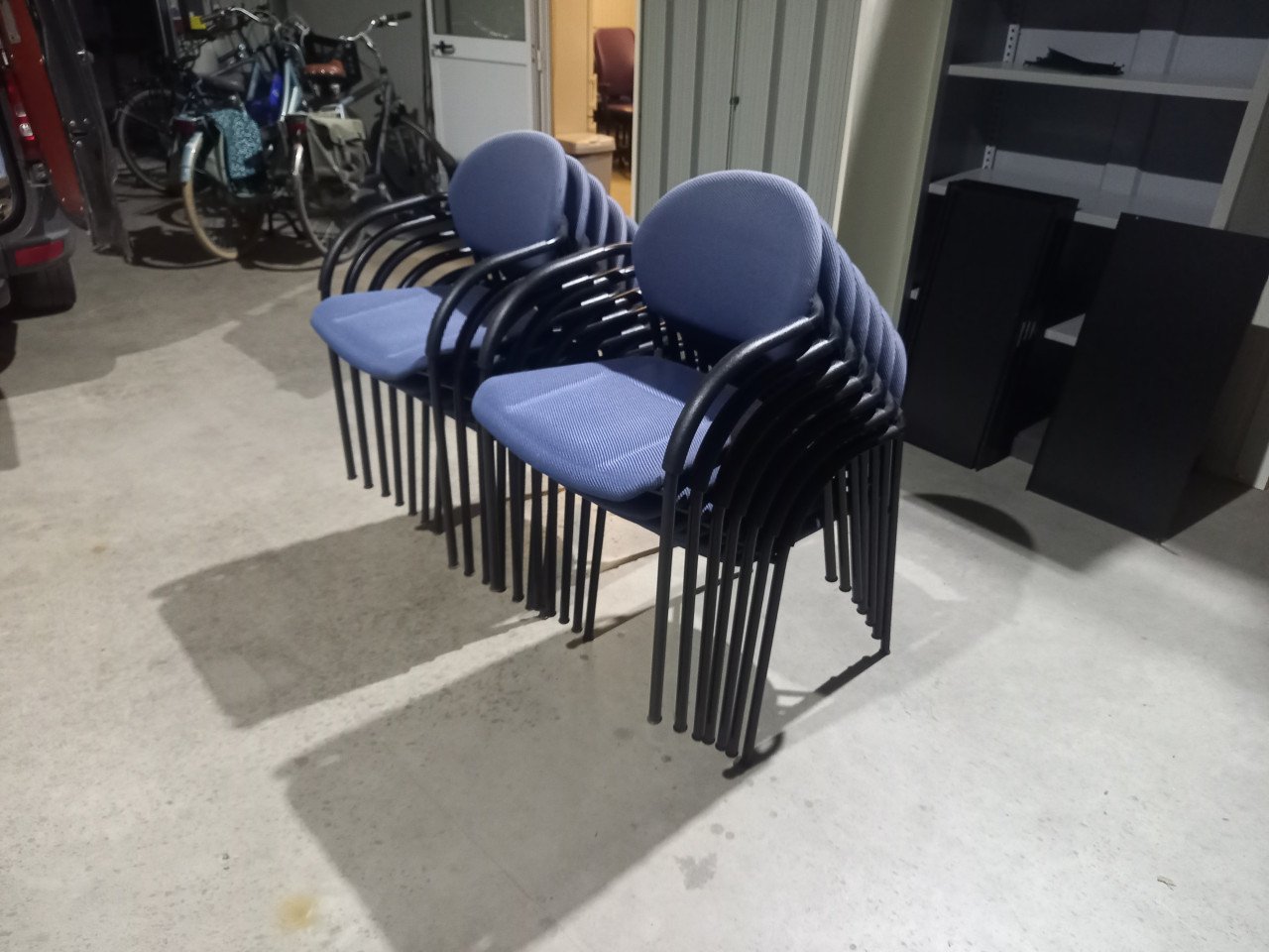 Stoel stapelstoel kantinestoel