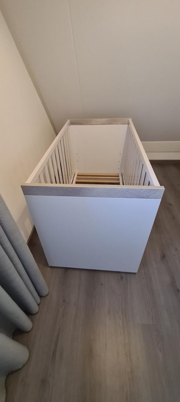 Ledikantje en commodekast