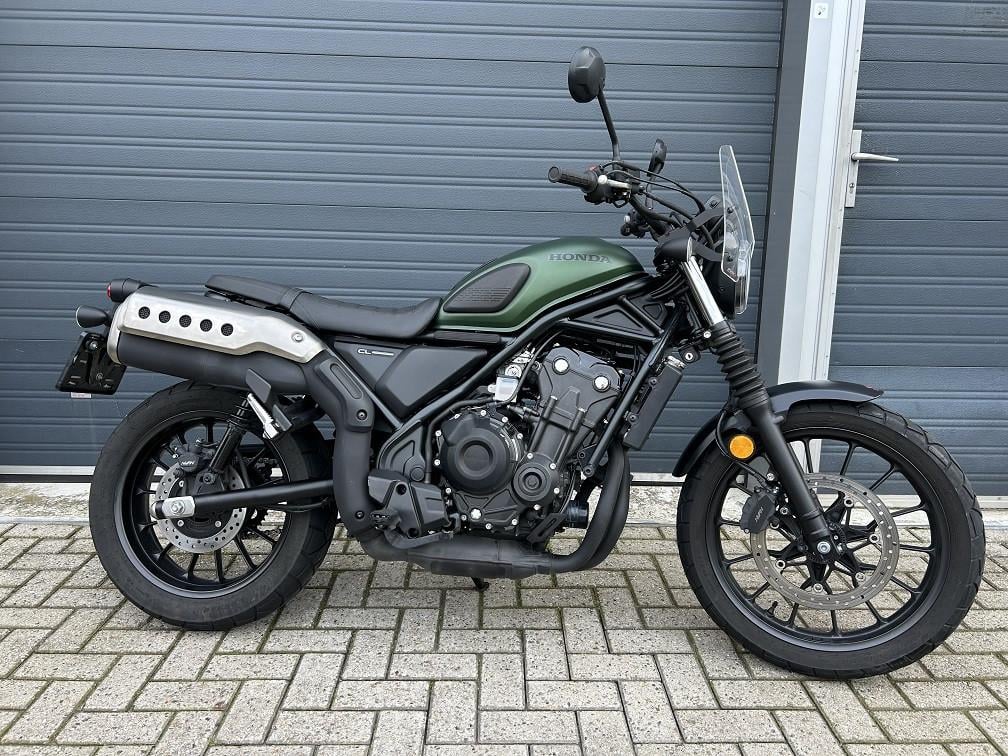 Honda CL500, in nieuwstaat zijne retro-style uit 2024 met 12dkm €5750,-