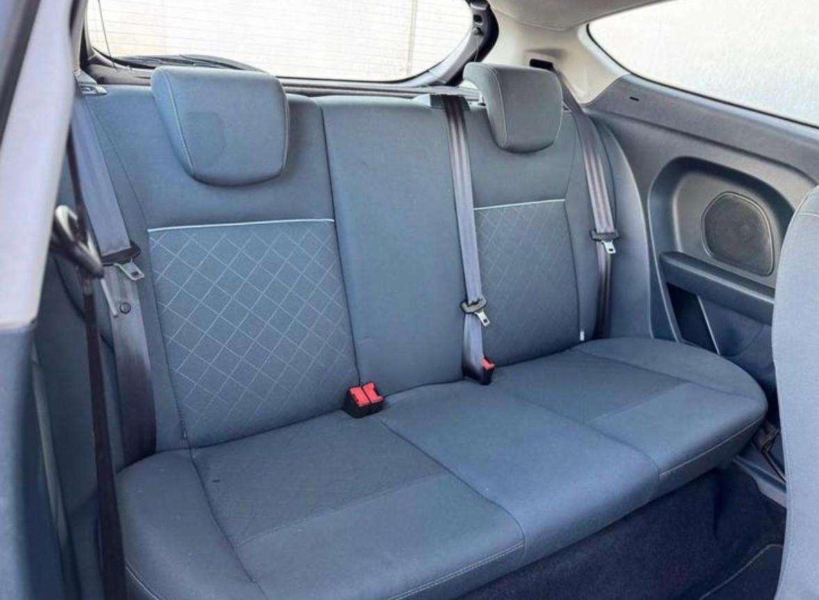 Zeer nette Ford Fiesta met 92.000km (usb,bluetooth en stoelverwarming)