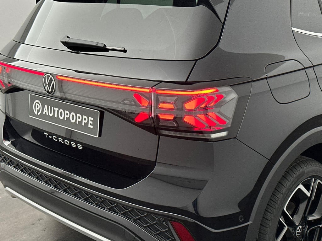 Volkswagen T-cross r-line-edition 1.5 110 kw / 150 pk tsi suv 7 versn