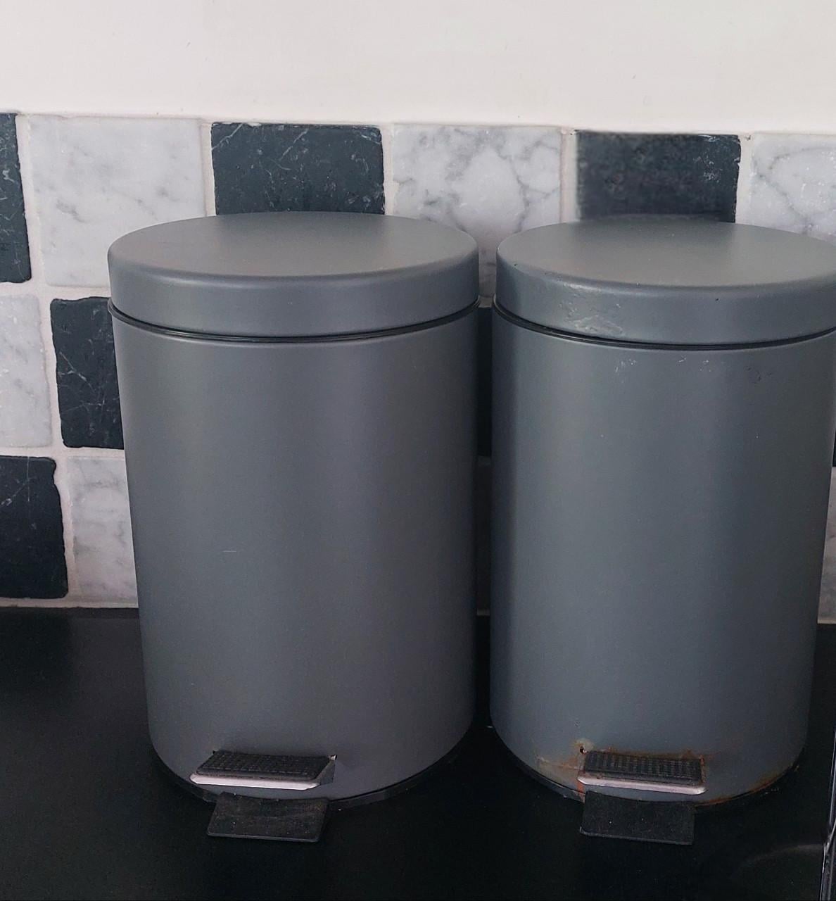 2 afval emmertjes